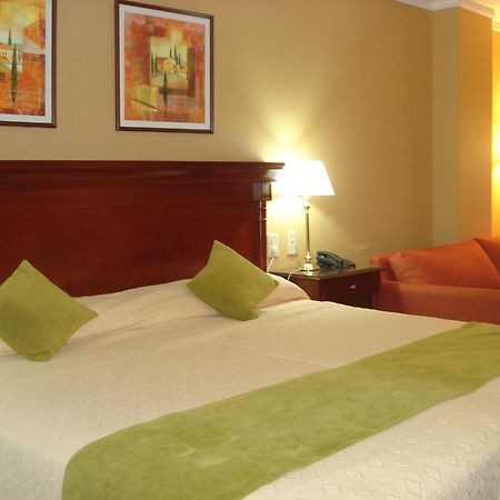 Condado Hotel Casino Santo Tome Екстериор снимка