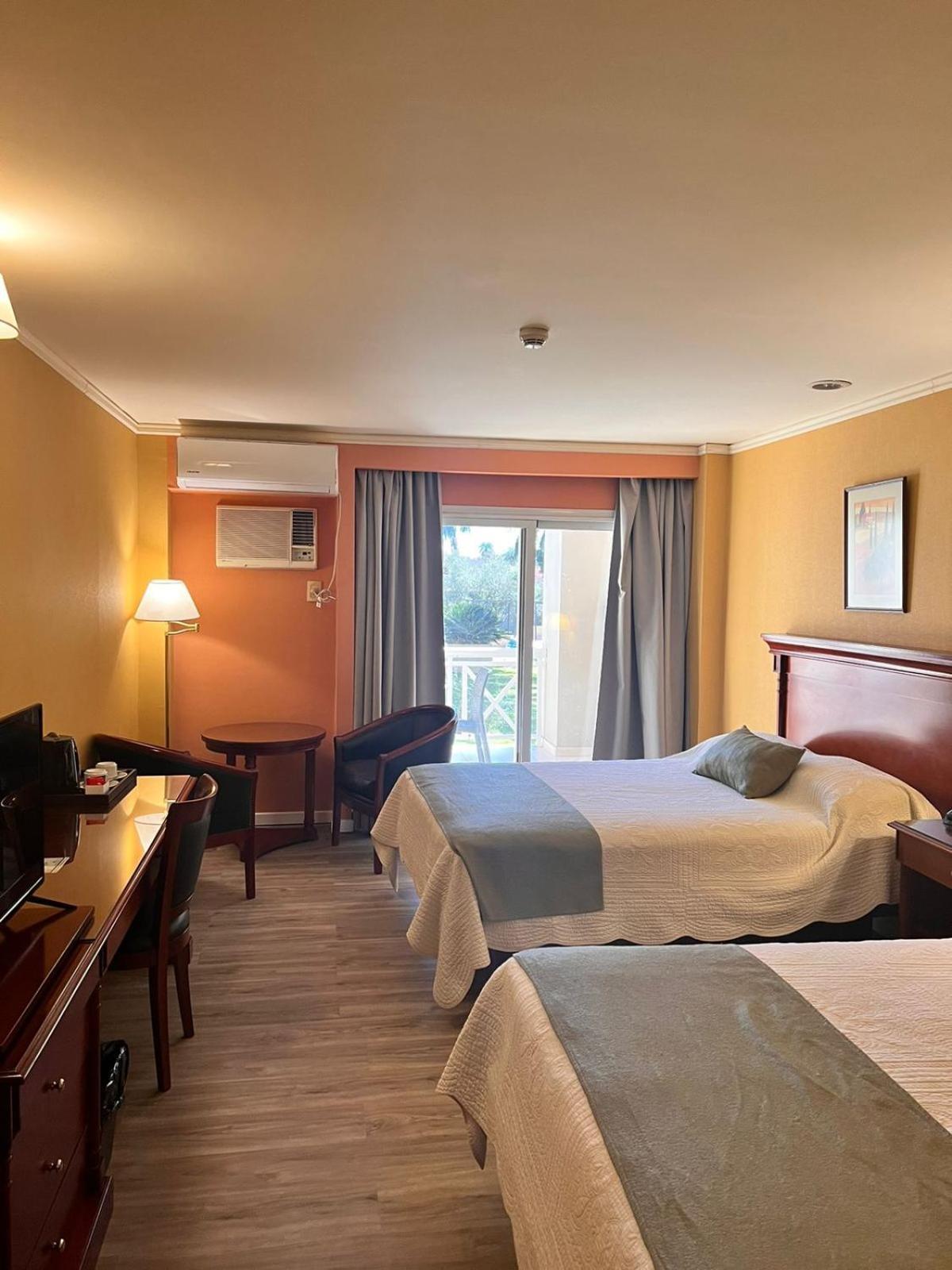 Condado Hotel Casino Santo Tome Екстериор снимка