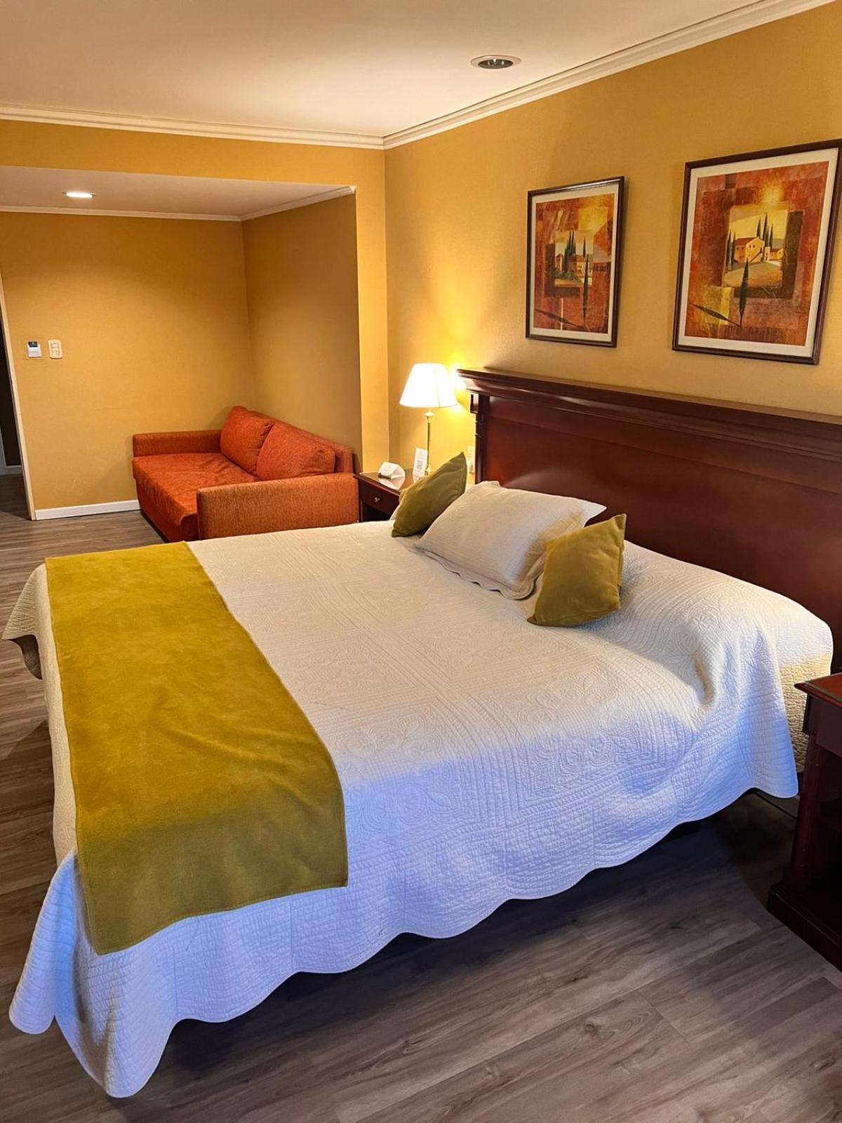 Condado Hotel Casino Santo Tome Екстериор снимка